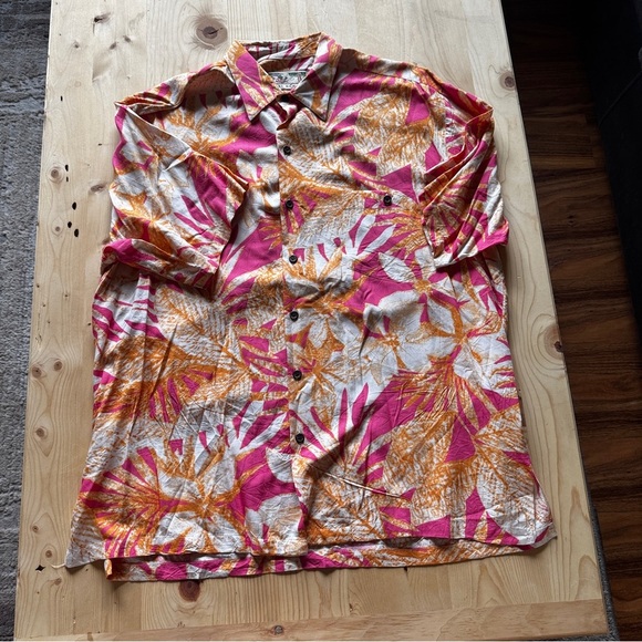 Tori Richard Other - Tori Richard Pink and Orange Burst Hawaiian Shirt